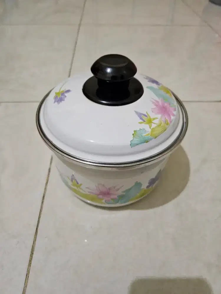 Panci keramik buat masak indomie, gagang patah, dalamnya masih bagus