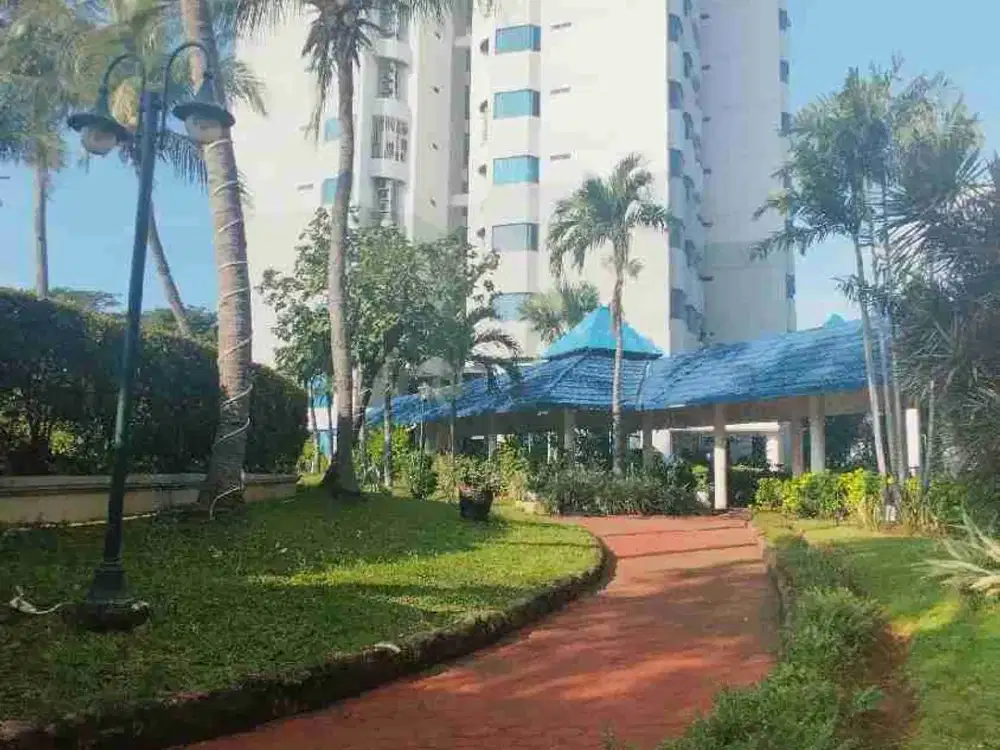Dijual  dibawah NJOP Condominium 3 + 1 BR Menara Marina  pantai Mutiara
