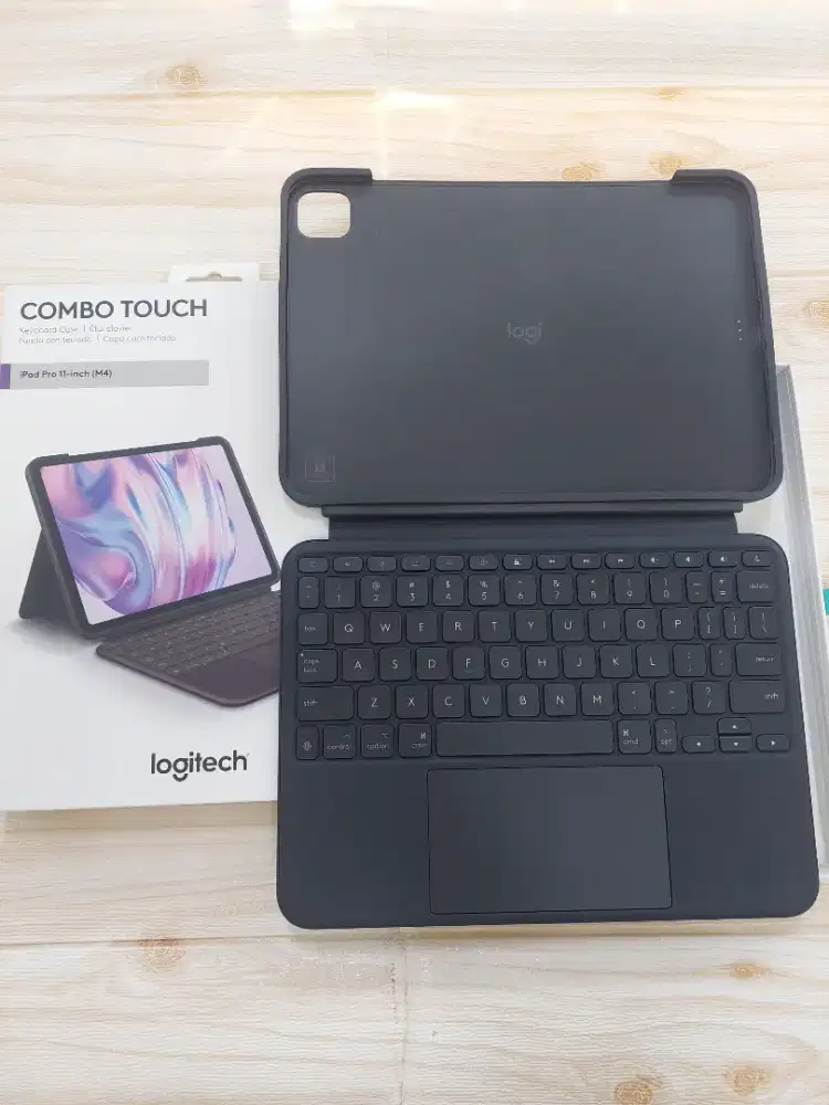 Logitech Combo Touch Ipad Pro M4 11in Second Original