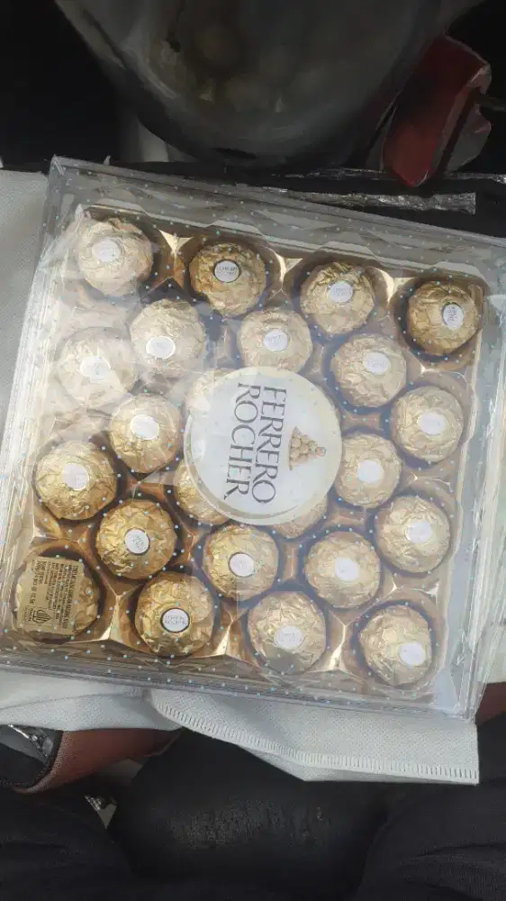 Dicari art cewe umur 20-43 th menginap .daerah bsd