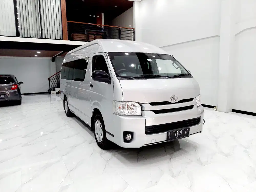 Toyota Hiace Commuter MT thn 2015 Istimewa