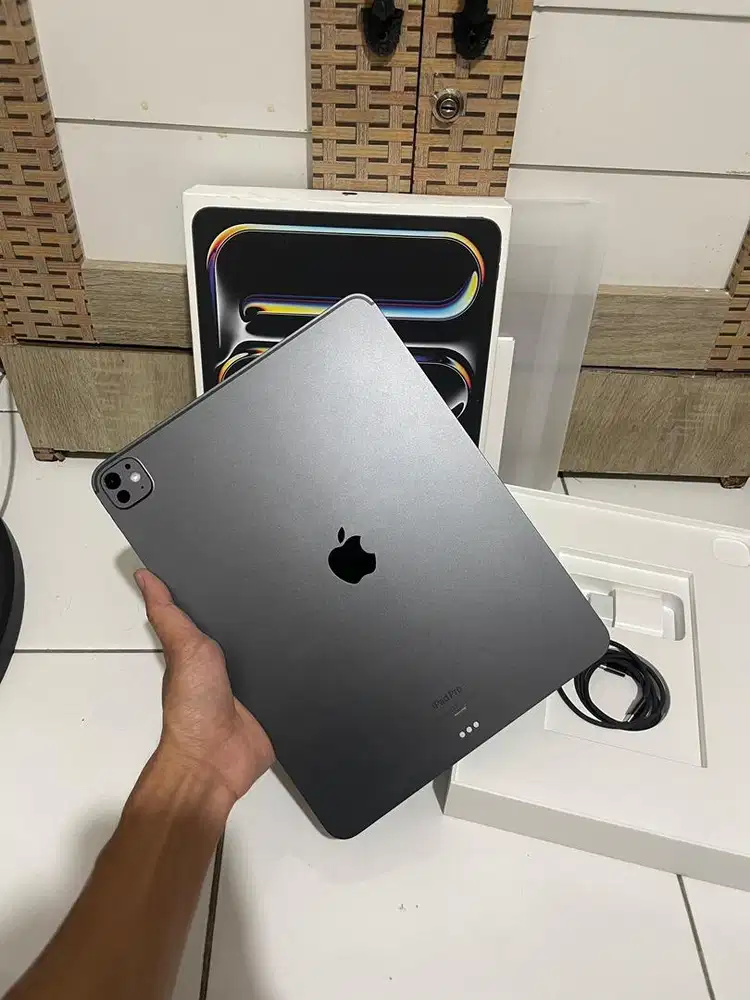 iPad pro M4 13inch 256 GB IBOX bh 99% mulus fullset original