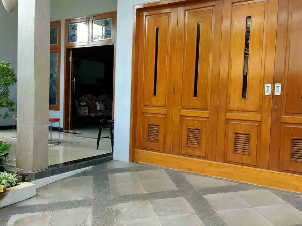 Rumah 2 Lantai Dalam Komplek Kali Bata Jakarta Selatan