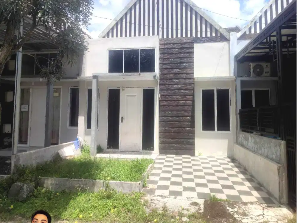 DIJUAL RUMAH MINIMALIS SIAP HUNI DEKAT ROXY JEMBER