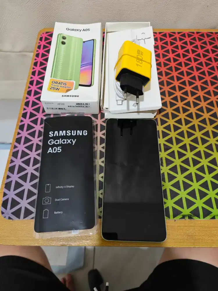 Samsung a05 4gb/64gb lkp dos & charger ex garansi resmi sein