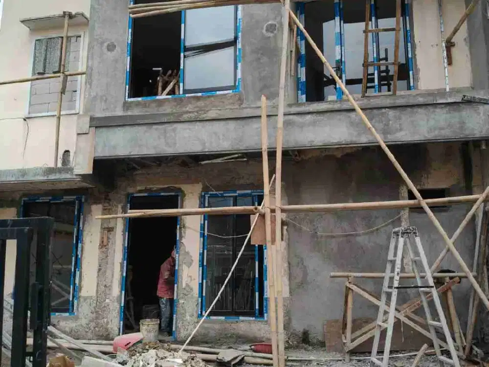 Rumah Dijual 2 Lantai Baru Renov Di Sektor 7 Gading Serpong.