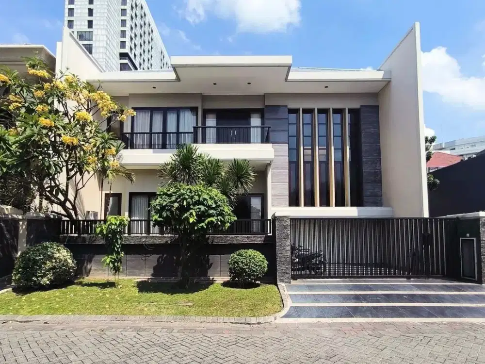 Rumah Minimalis 2 Lt Mewah Pool Graha Family