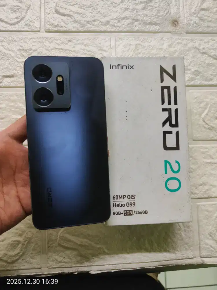 Infinik zero 20 ram 8/256 lecet pemakaian