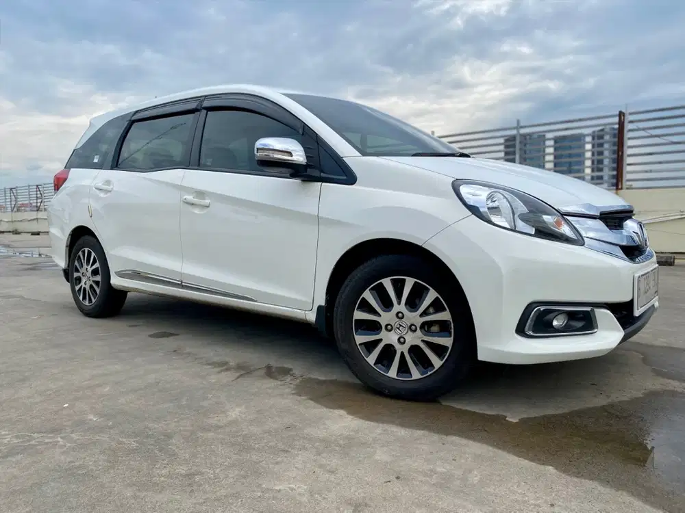 TDP 5jt - Km 89rb : Mobilio Prestige 2015 AT