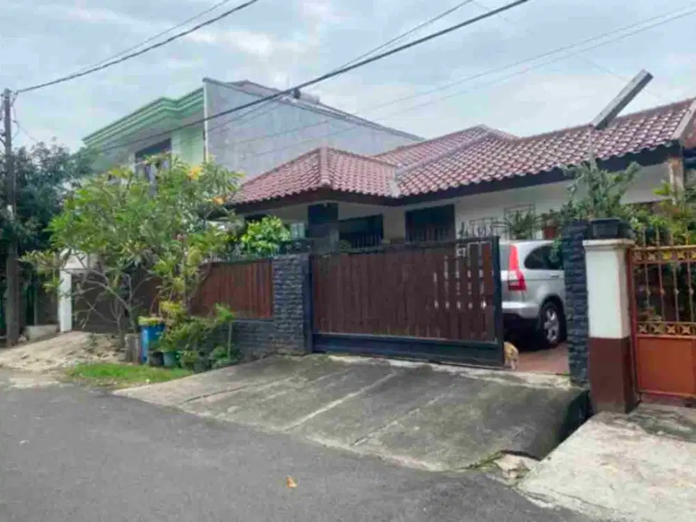 dijual rumah di duren sawit lingkungan asri nyaman KT 325 LB 300 dekat akses tol