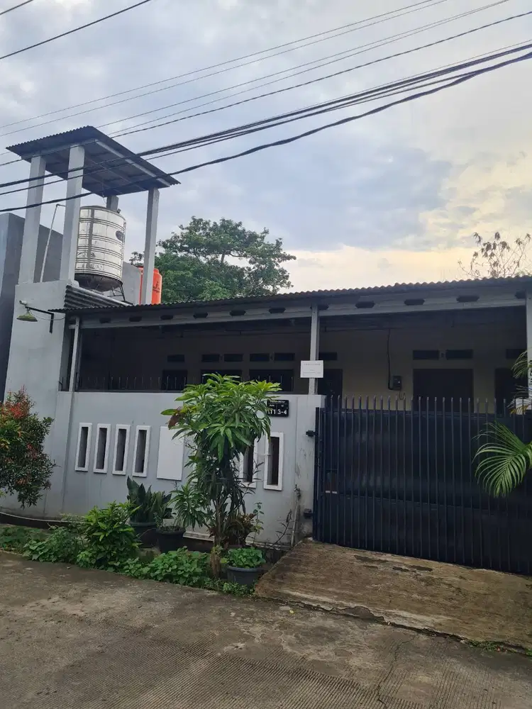 Dikontrakan petakan muslim,kamar luas, dapur, km, free wifi dan air