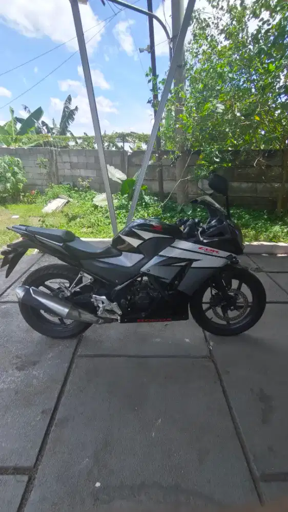 Honda CBR 150 Jual Cepat