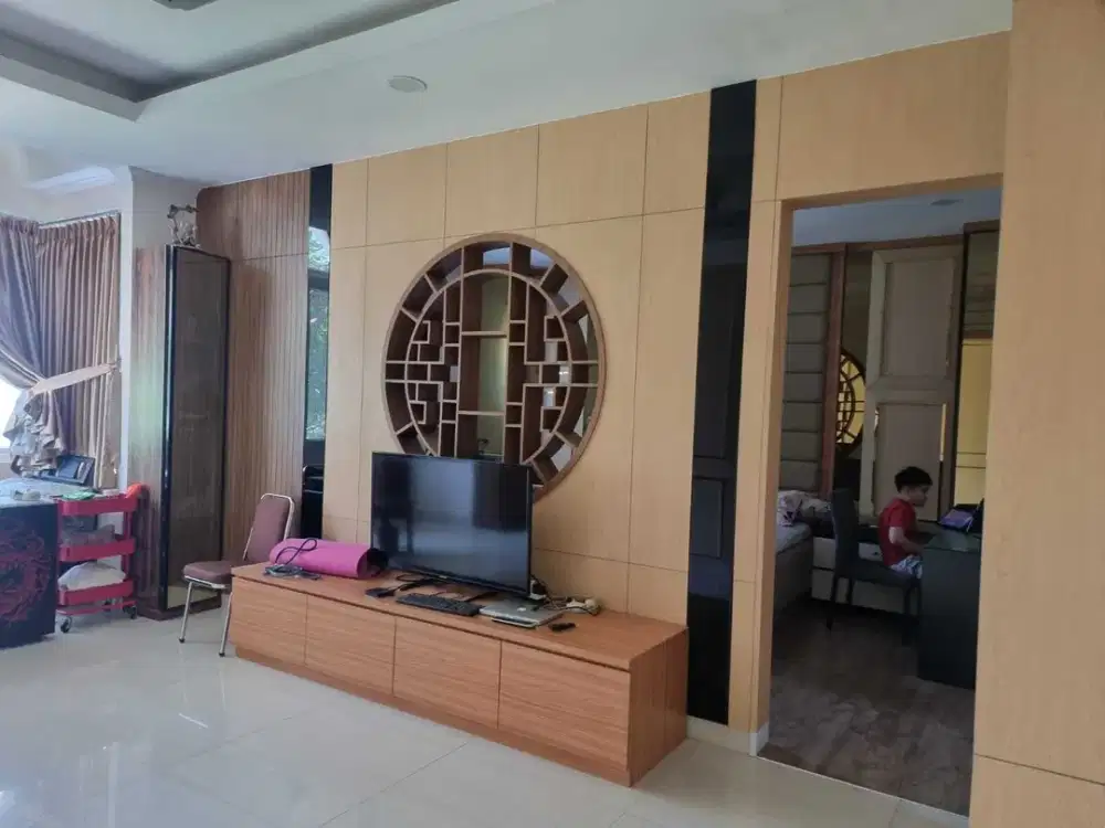 Sewa Rumah BGM PIK 10 x 25 3.5lantai semi furnish