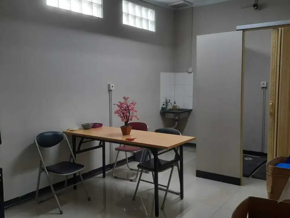 Sewa Gudang Daan Mogot luas 400m ada office rapi