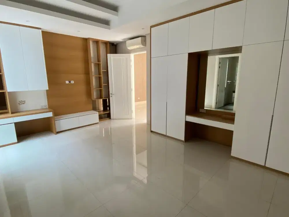 Rumah mewah di Pantai indah kapuk bangunan 1000m 4lt SHM marmer