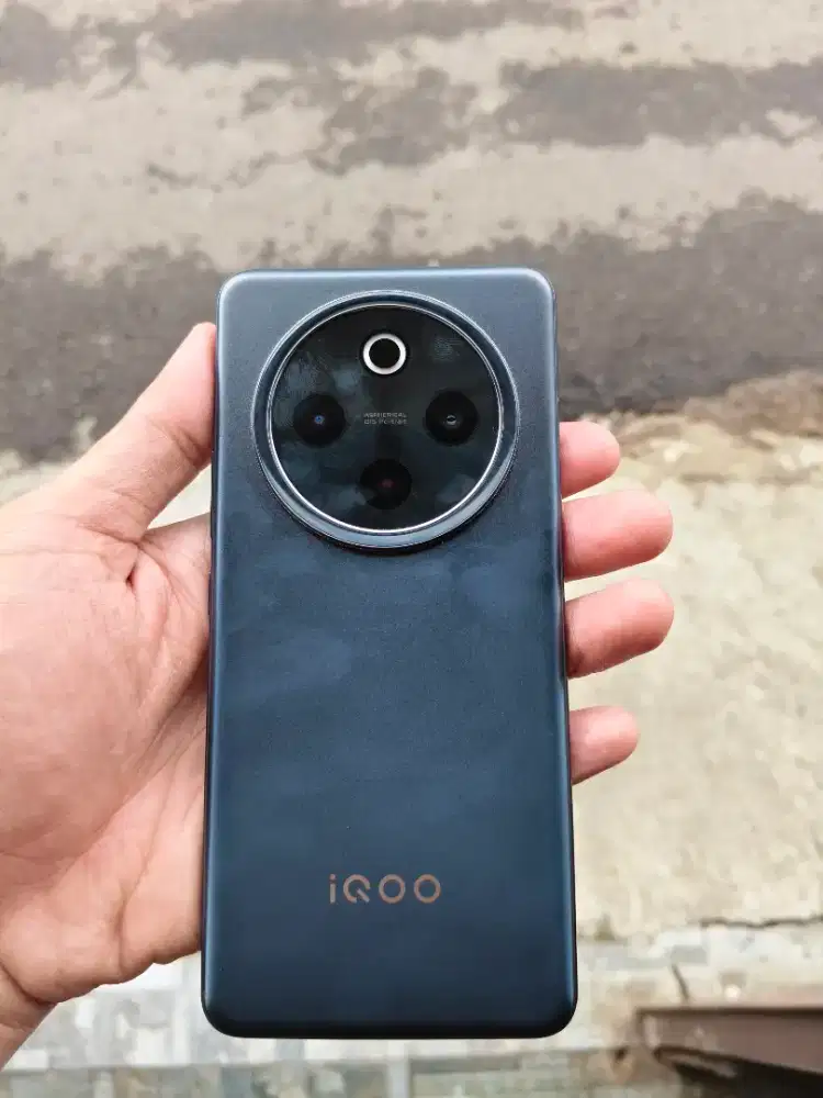 iqoo z10 5G 8/256gb garansi 11bulan no minus