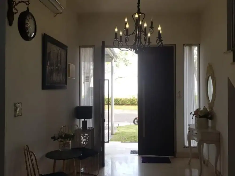 Sewa rumah PIK 8x15 full furnish interior siap huni