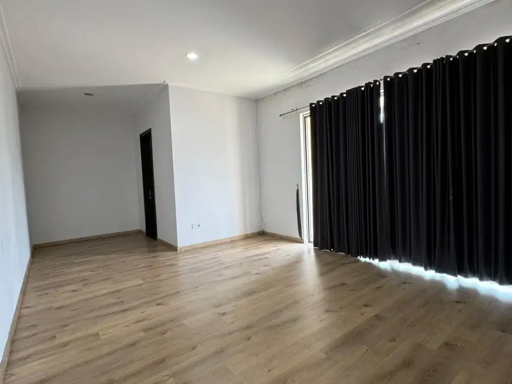 Sewa Rumah Golf Island PIK Luas 10x15 furnish interior BAGUS