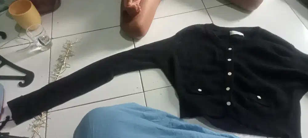 Switer dewasa ada 2 switer