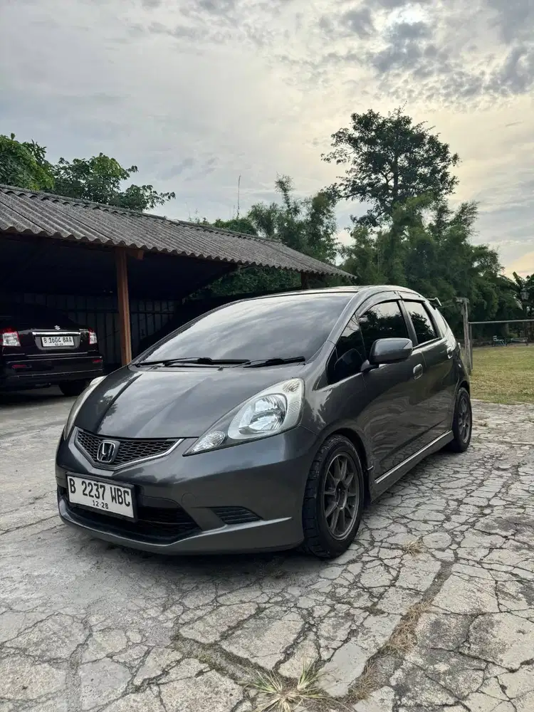 Honda Jazz 2009 GE8 Abu Abu Metalik