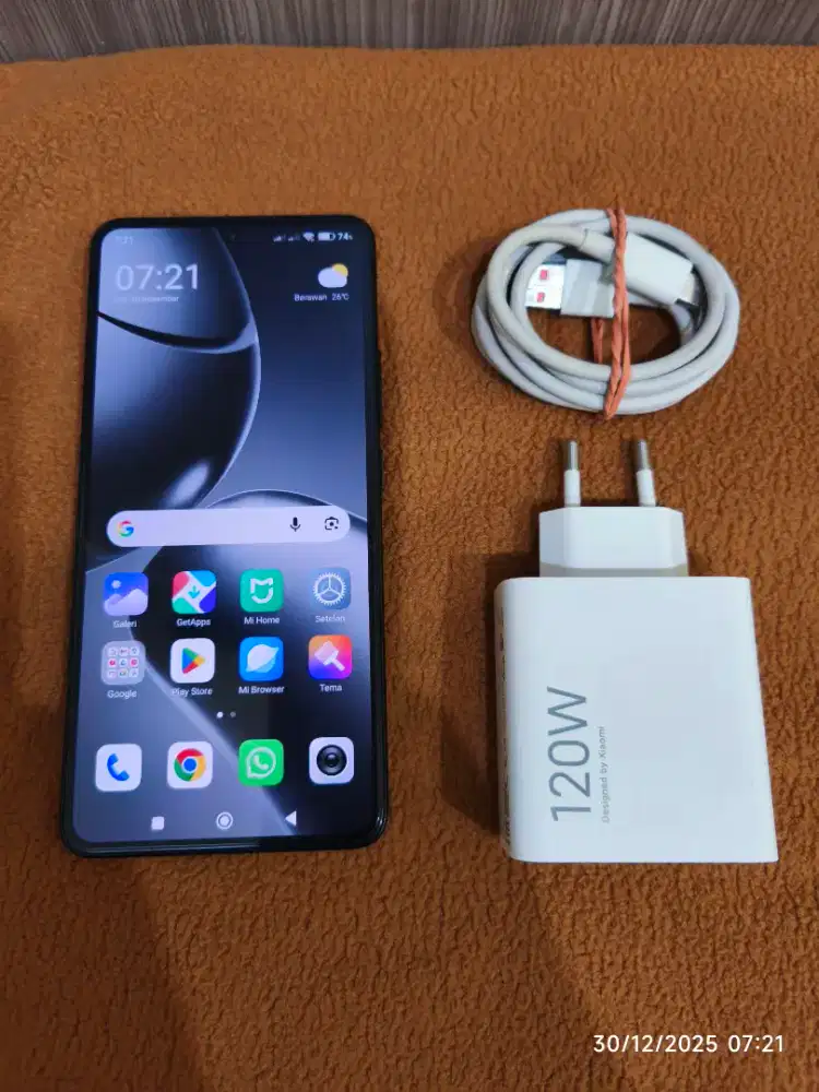 Xiaomi 14T Pro 12/512 (Hp + cas bawaan) segel minus back-door saja