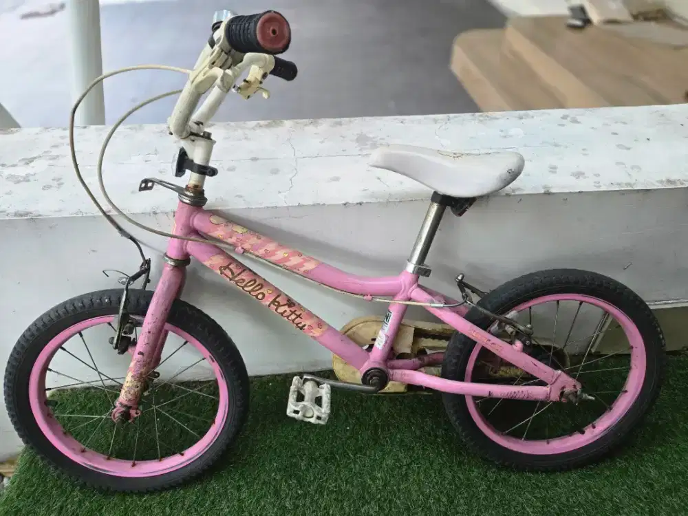 Sepeda anak Hello kitty
