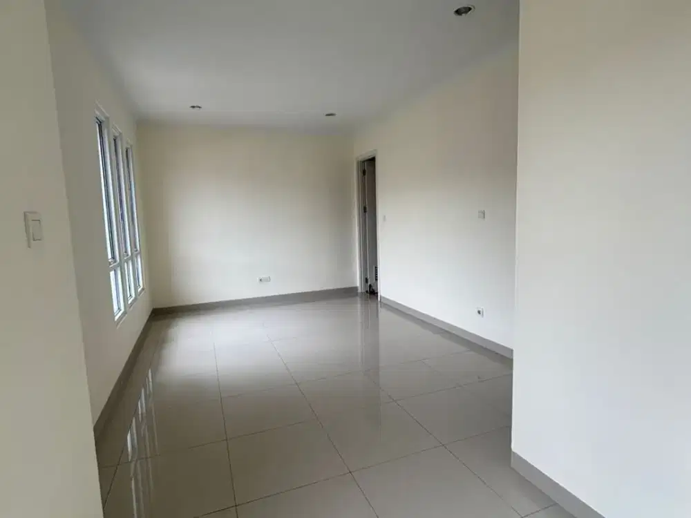 J Di Jual  Rumah  karelia village, gading serpong