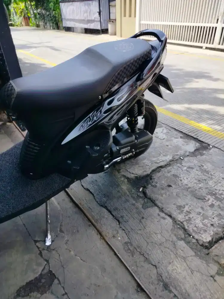 MIO Smile Hitam Rare Proper