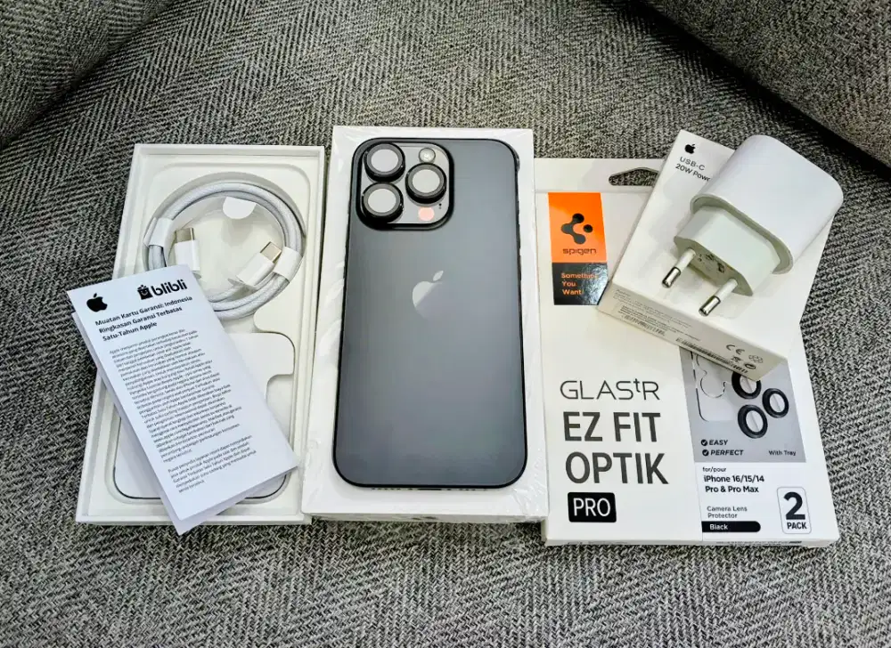 iPhone 15 Pro 128 GB Black Titanium ex Blibli Store