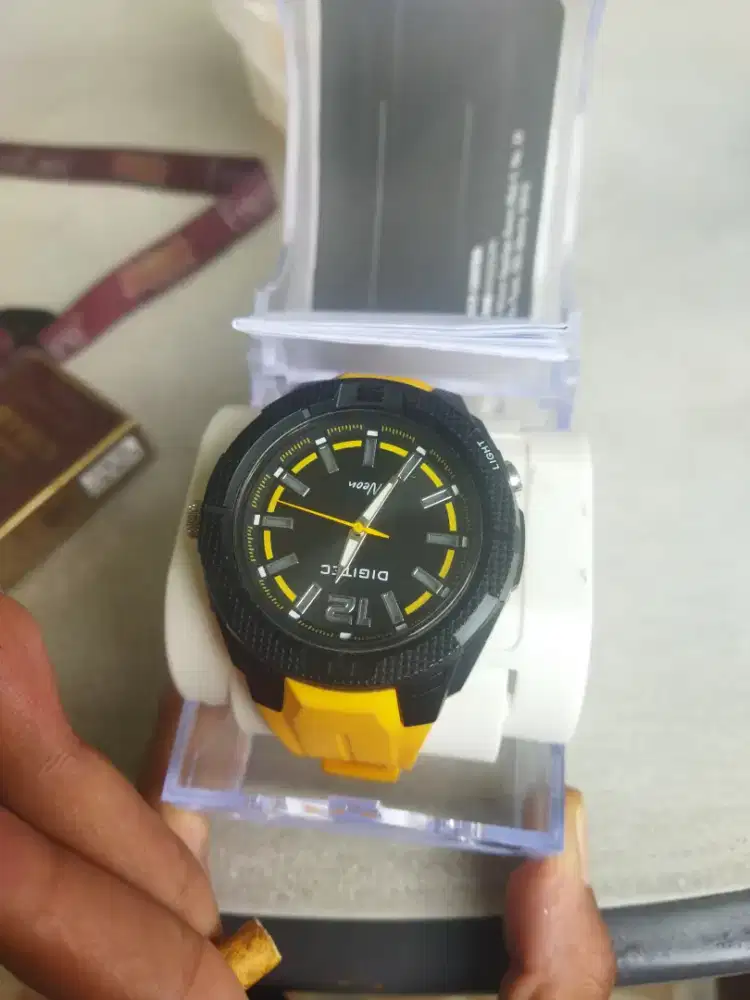 Jam tangan digitec