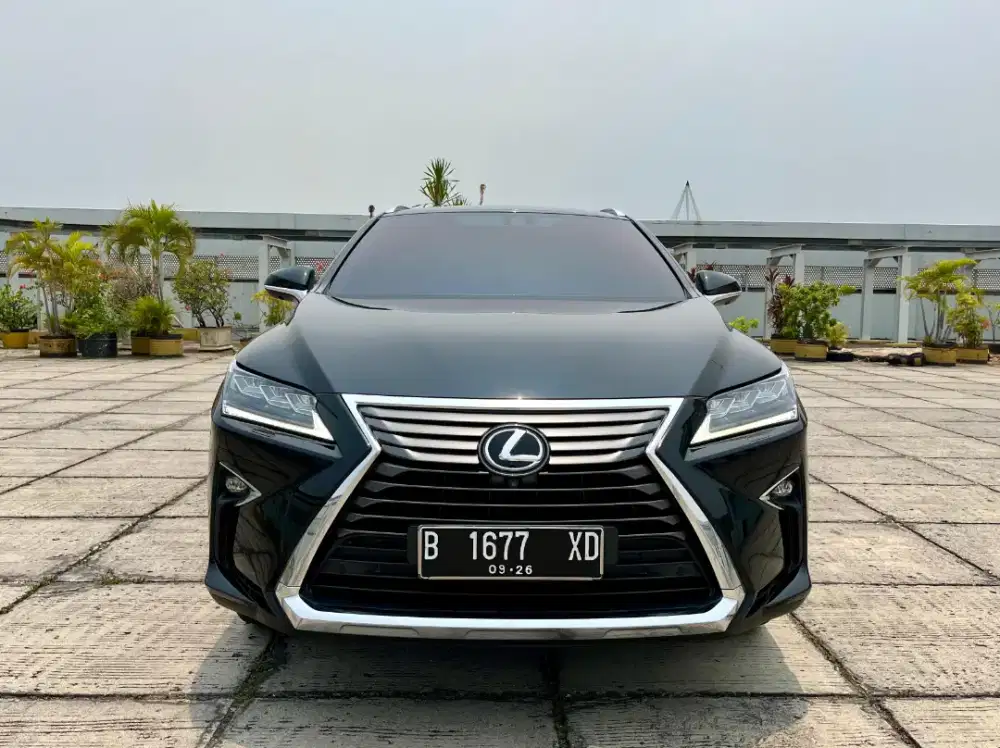 Lexus Rx 200T 2.0 AT. Luxury. Tahun 2016. Hitam. Perfect cond