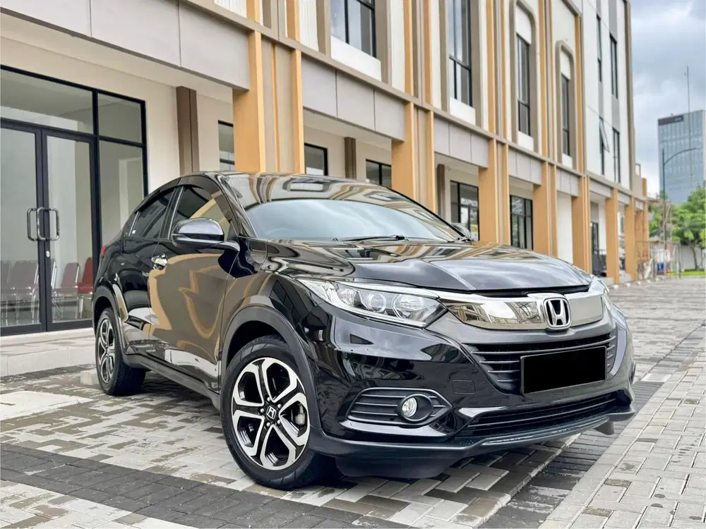 (KM 28 Ribu) Honda HRV 1.5 E CVT Hitam 2021! KM Low