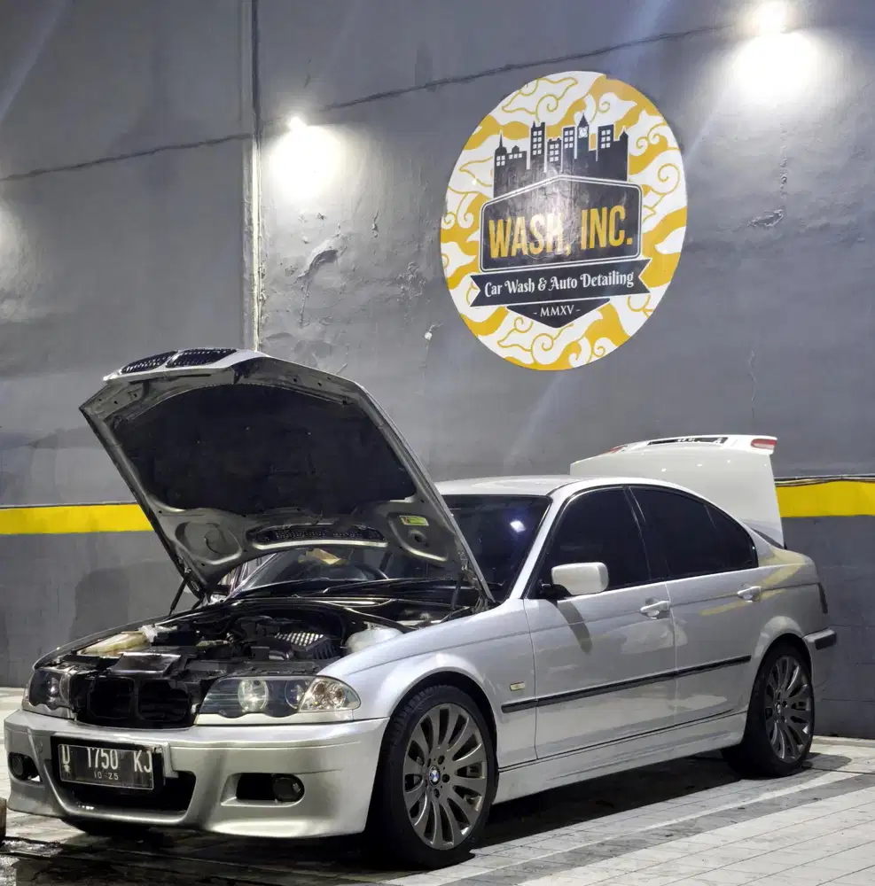 BMW 318i 2000 Bensin