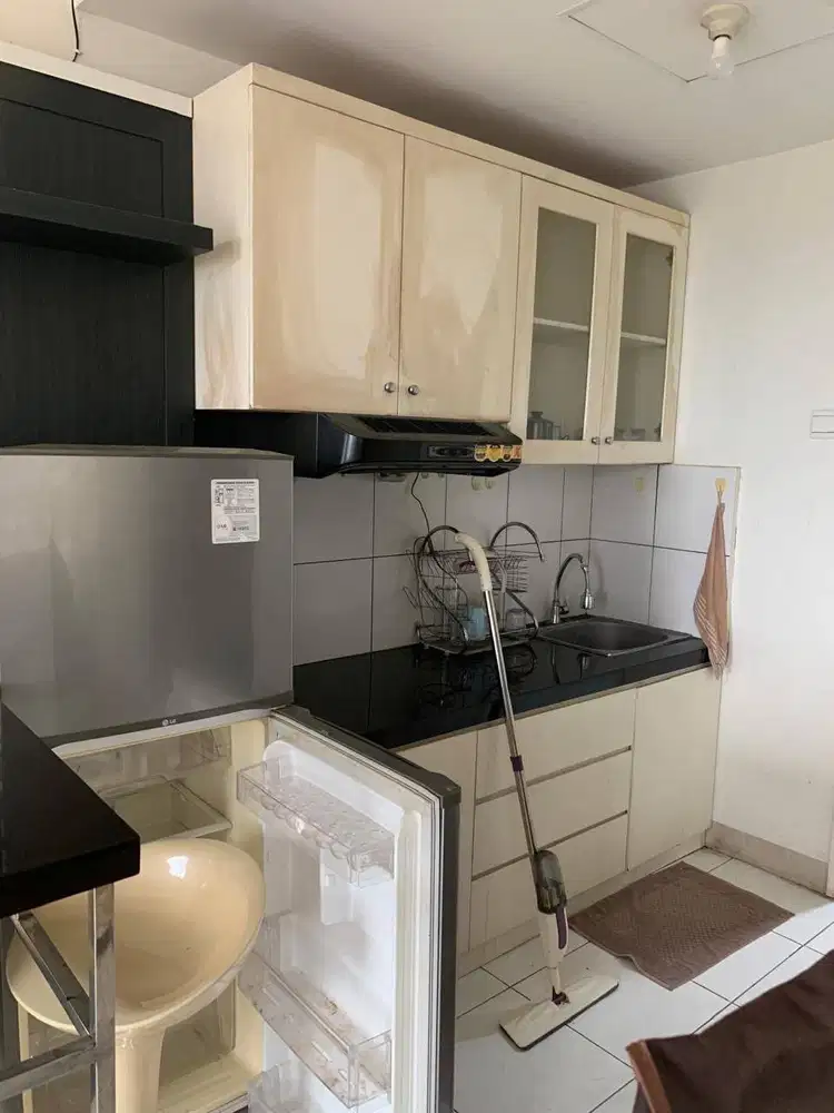 DIJUAL APARTEMEN UC - BERKELY LANTAI 30 - FURNISHED