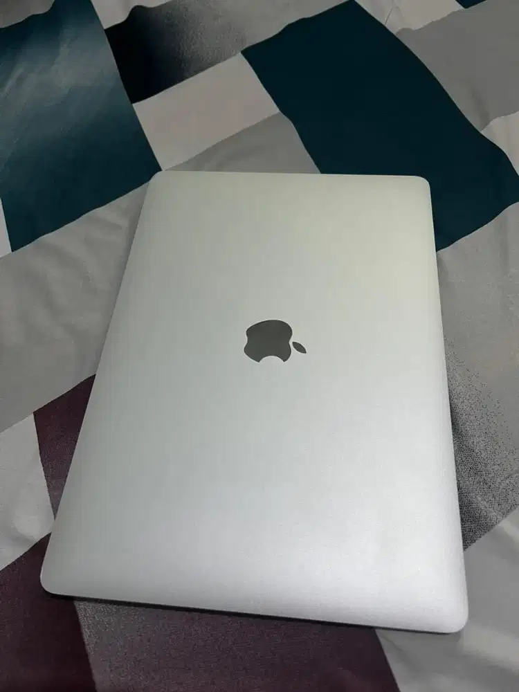 MacBook Air M1 (8, 256)