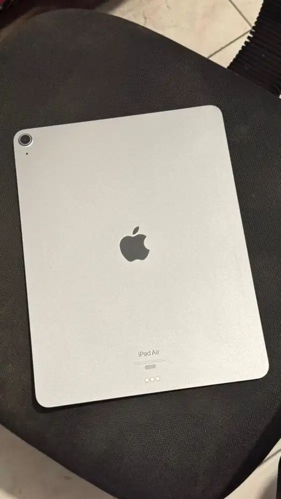 iPad Air 13 inch 128 GB M2 dengan Apple Pencil Pro