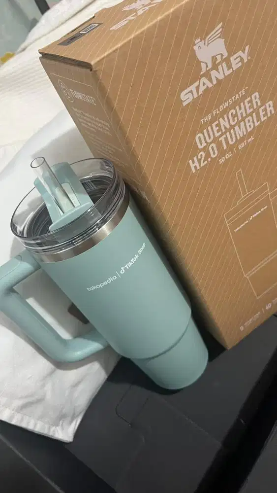 STANLEY THE FLOWSTATE QUENCHER H2.0 TUMBLER 30 Oz 1 887 ml