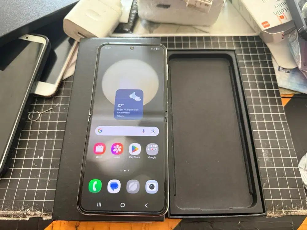 Samsung galaxy z flip 5 8/256 fullset original