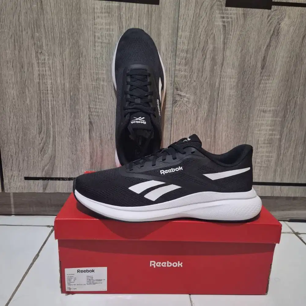 Reebok size 45 - Sepatu REE Energen Run 4 (A/M) Original Black