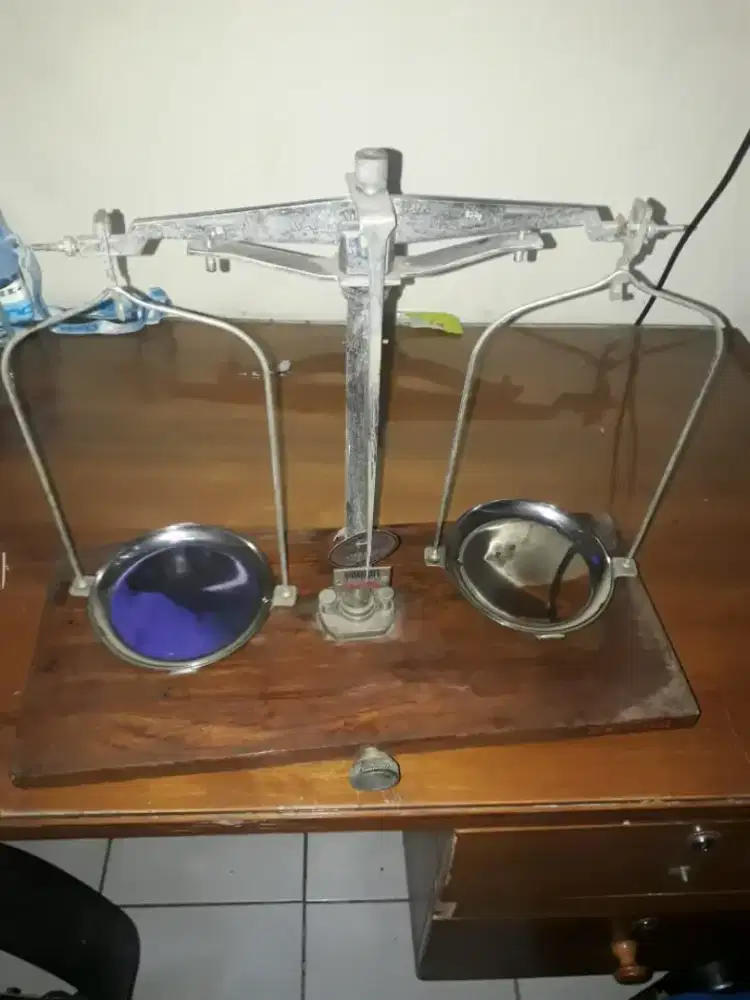 alat perlengkapan apotek