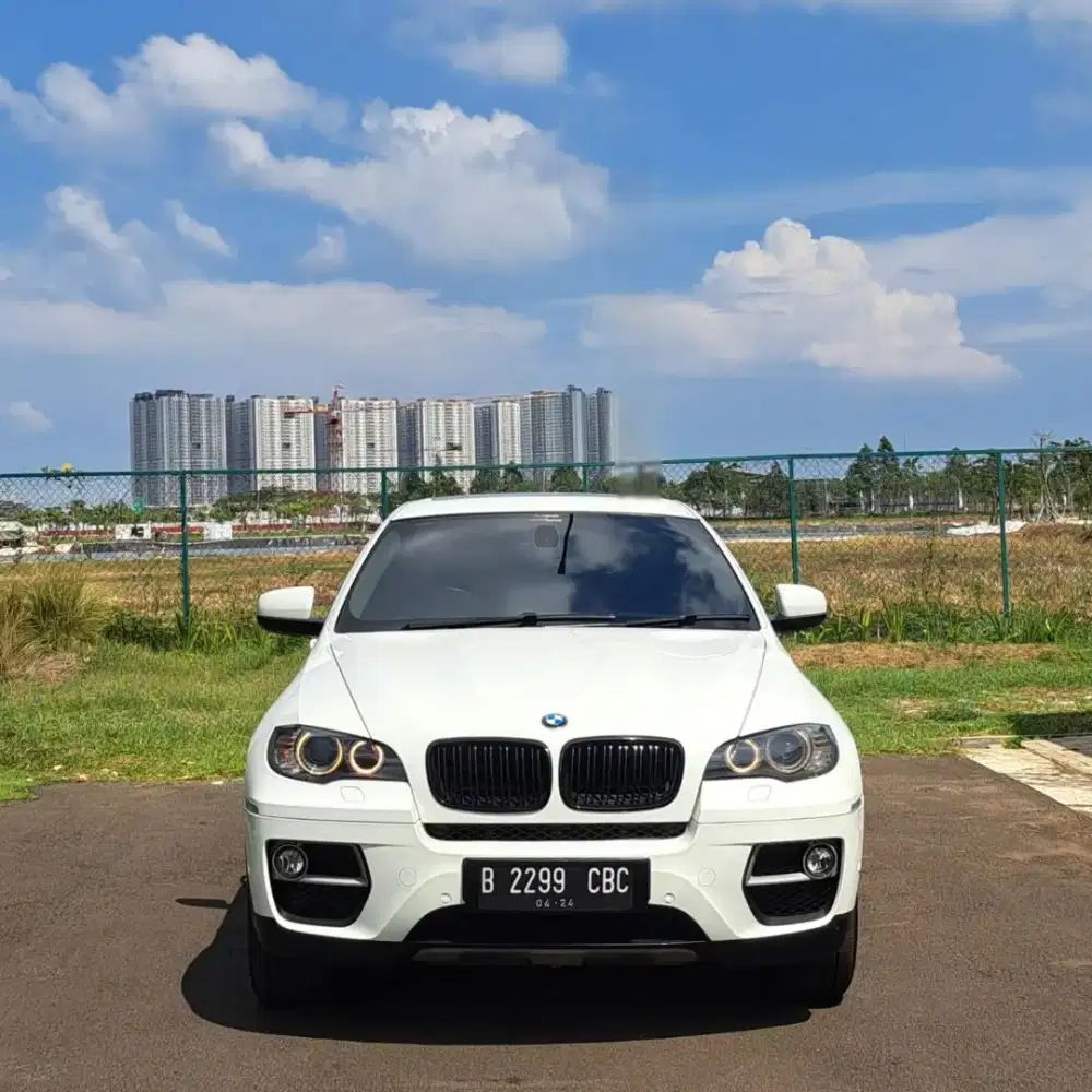 (km 36rb)Bmw X6 Xdrive 3.5i. tahun 2012. Putih. Perfect cond