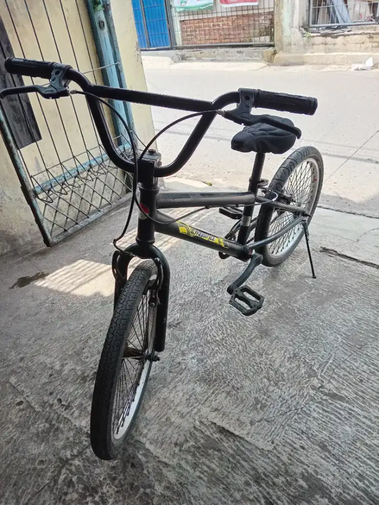 Bmx ukuran 20x175 siap pake