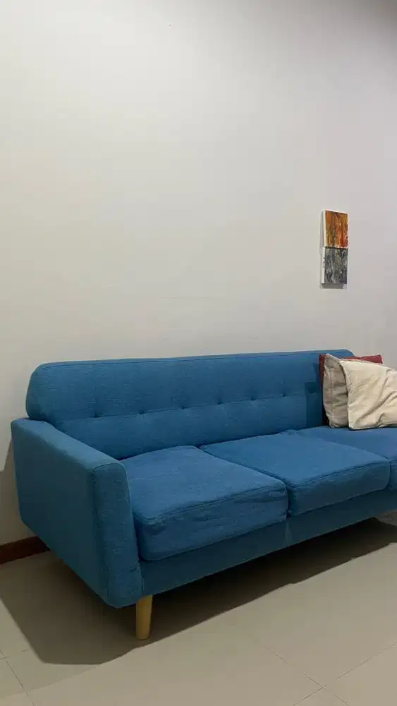 Sofa Biru Ruang Tamu