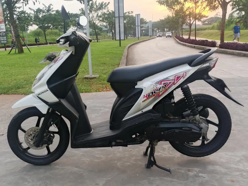 Honda beat karbu 2011 stater tokcer halus mulus terawat
