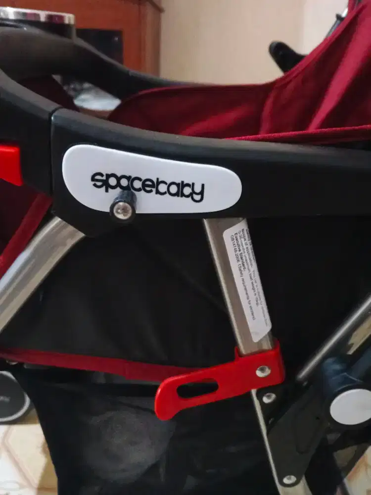 Stroller bayi space baby model 330-1 warna merah