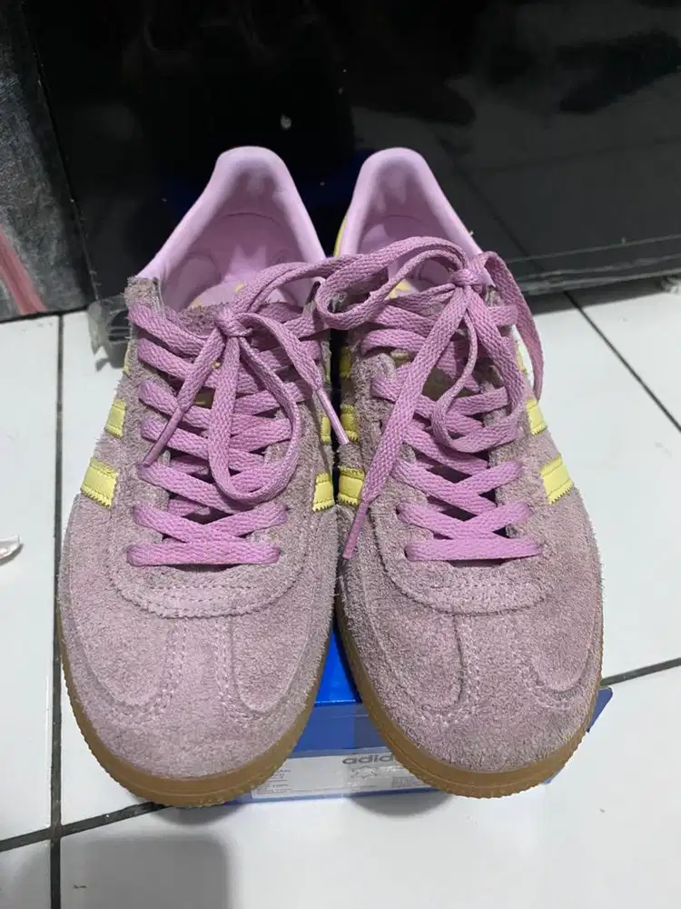 Sepatu adidas spezial