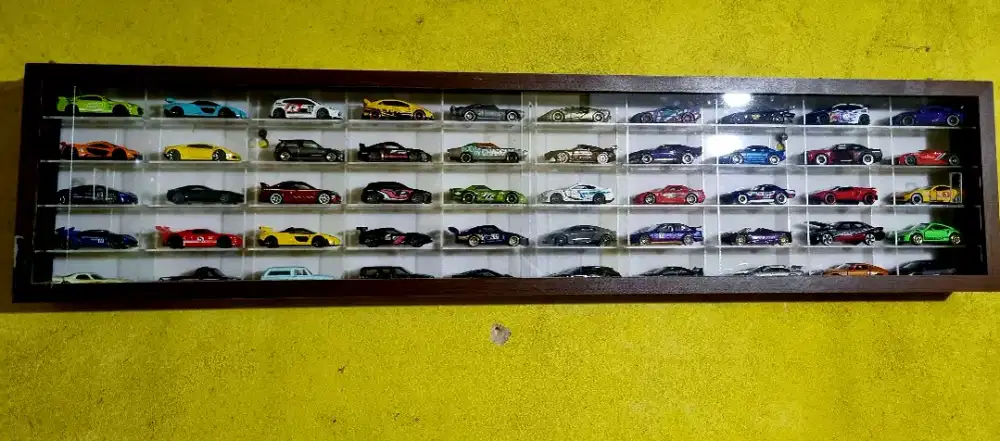 For sale DieCast 50pcs diecast hotwheels+box acralik 50rak