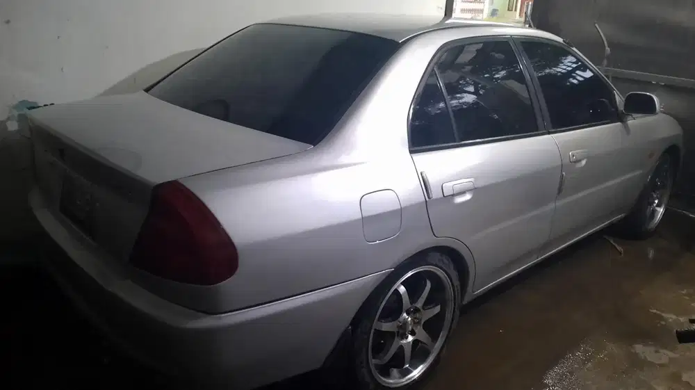 Mitsubishi Lancer 1999 Bensin