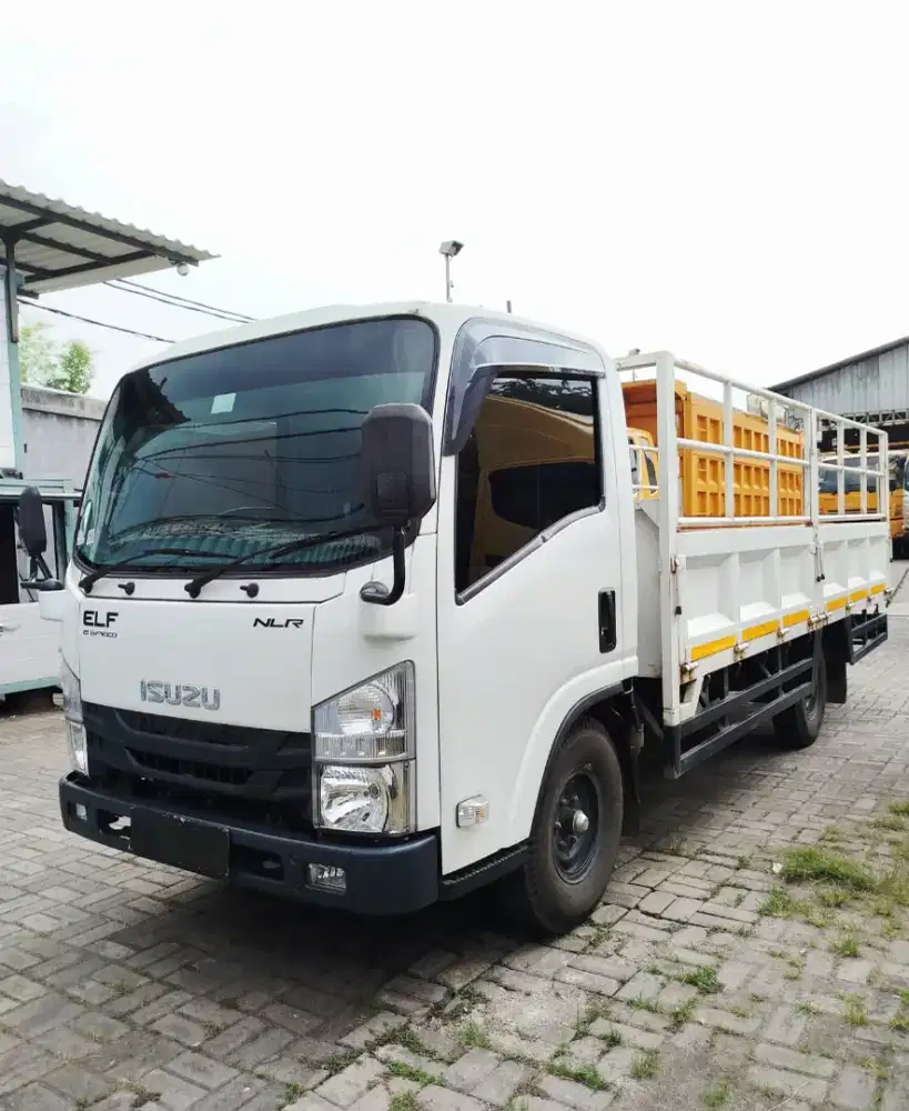 ISUZU ELF GIGA 4 BAN ENGKEL LONG BAK ISTIMEWA LOW KM SEPERTI BARU