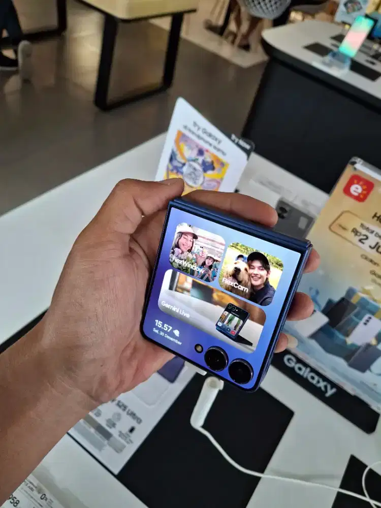 SAMSUNG Z FLIP 7 BUNDLING BUDS 3 FE DAN FREE SPEAKER PREMIUM